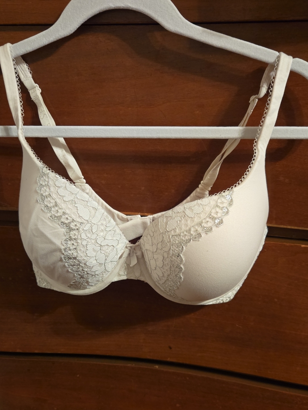 Victoria's Secret Ivory Lace Underwire Bra